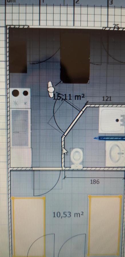 1 Apartment *